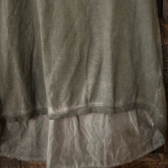 Anthropologie Postmark 9H15 Green Short Sleeve Boxy Hi-Low Shirt Size XSmall - Picture 2 of 4